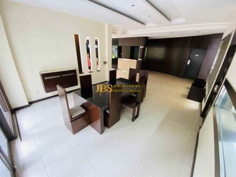 dijual rumah komplek taman malibu indah