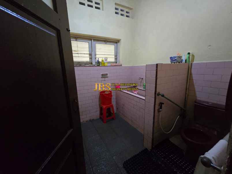 dijual rumah kondisi siap huni di jalan mahoni medan
