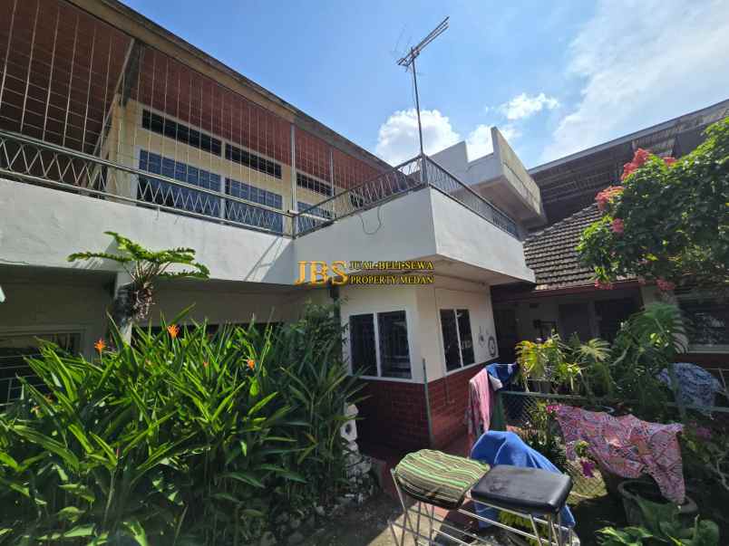 dijual rumah kondisi siap huni di jalan mahoni medan