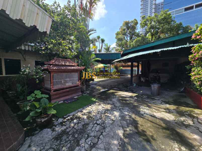 dijual rumah kondisi siap huni di jalan mahoni medan