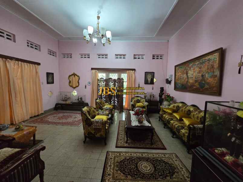 dijual rumah kondisi siap huni di jalan mahoni medan