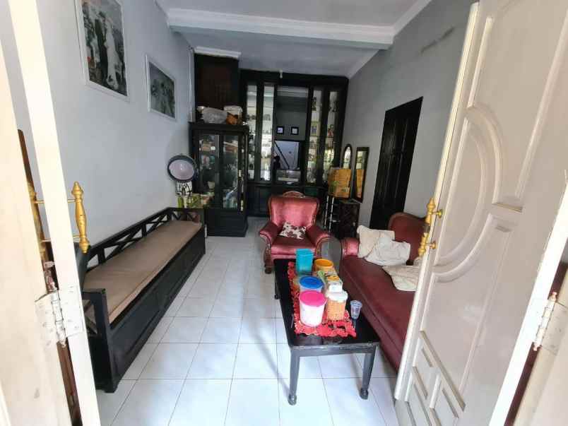 dijual rumah kost pakis tirtosari surabaya