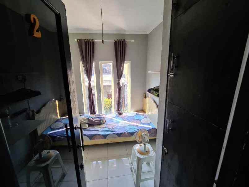 dijual rumah kost pakis tirtosari surabaya