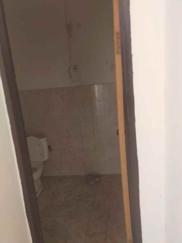 dijual rumah kutisari
