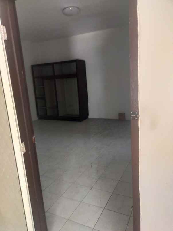 dijual rumah kutisari