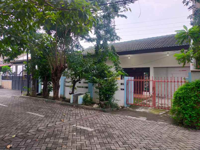 dijual rumah kutisari