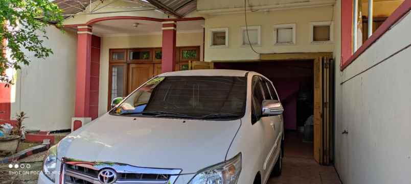 dijual rumah kutisari selatan