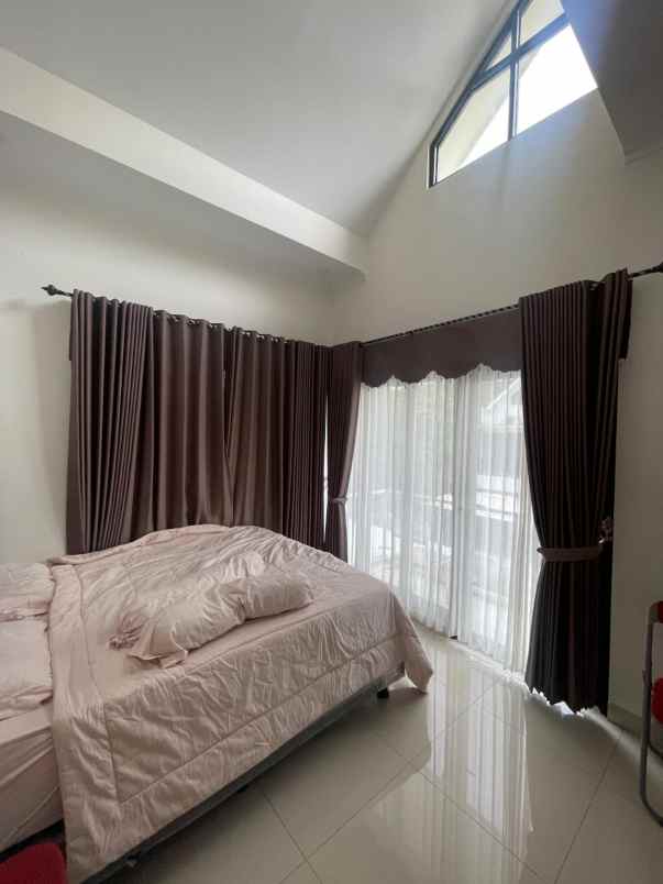 dijual rumah leuwimanggung depok