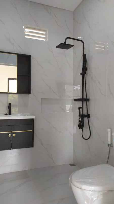 dijual rumah lippo cikarang