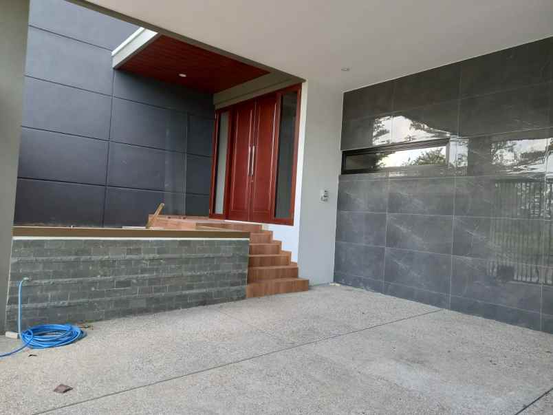 dijual rumah lokasi dekat binus araya malang