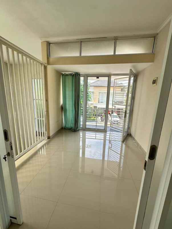 dijual rumah luas di cluster cigadung dago bandung