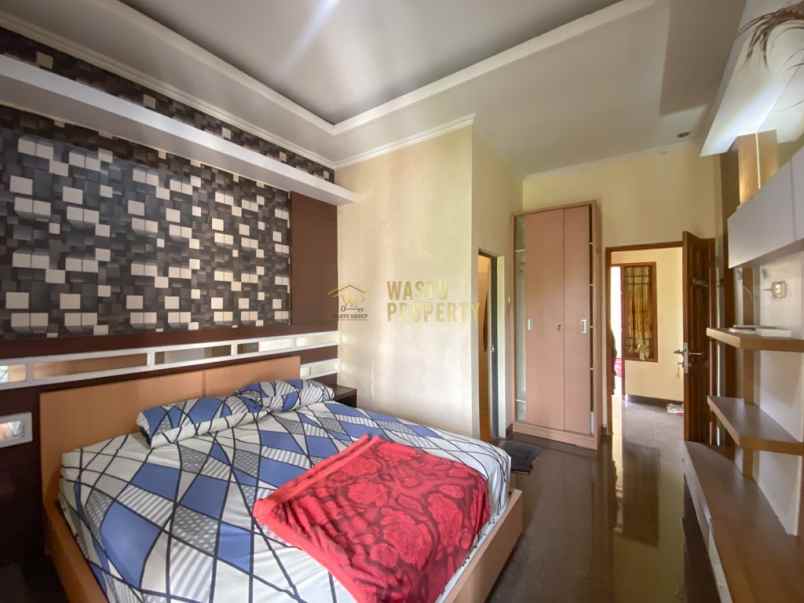 dijual rumah maguwoharjo kec depok kab