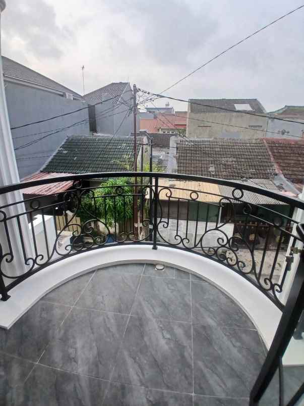 dijual rumah mampang indah 1