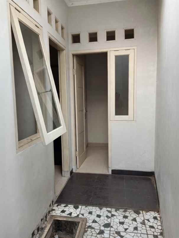 dijual rumah mampang pancoran mas depok