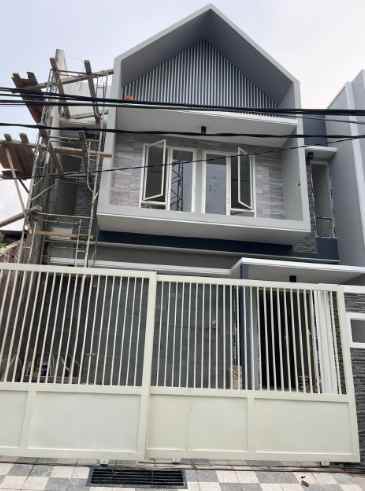 dijual rumah manyar tirtomoyo