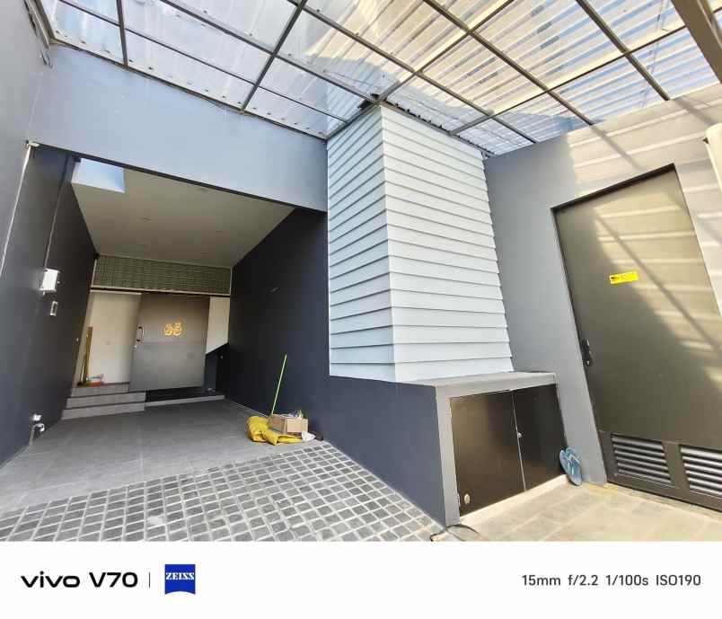 dijual rumah manyar tirtoyoso