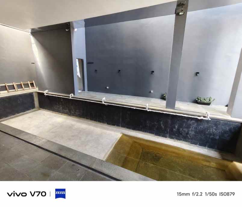 dijual rumah manyar tirtoyoso