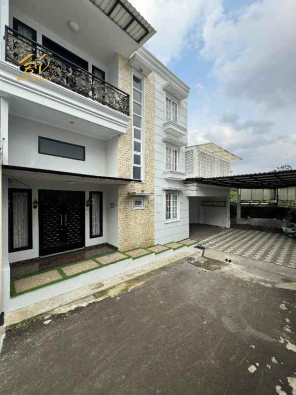 dijual rumah mbv249