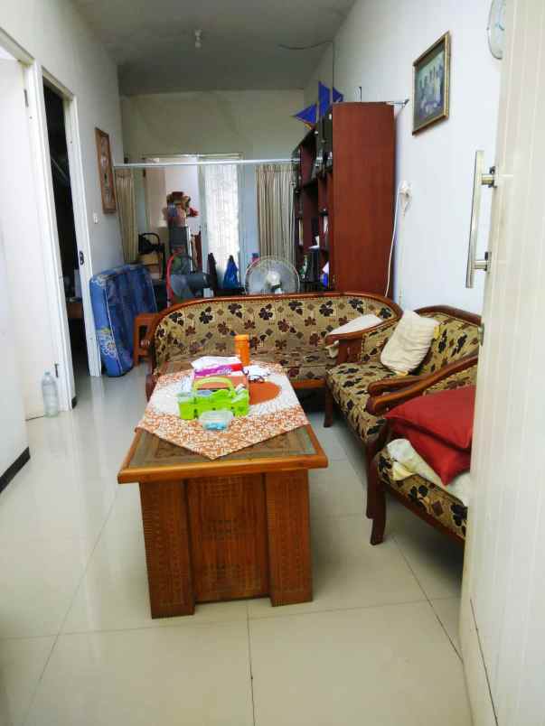 dijual rumah medokan ayu