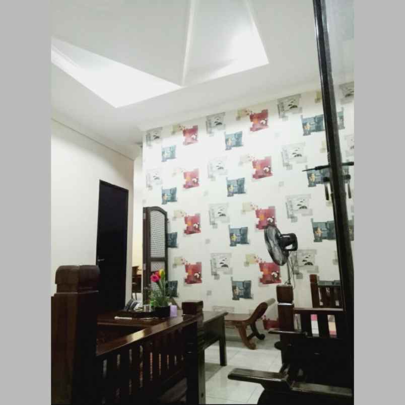 dijual rumah meruya utara