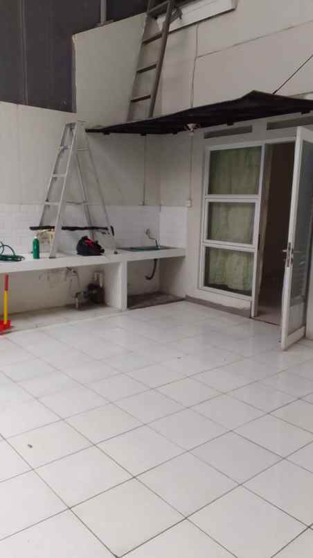 dijual rumah metland menteng