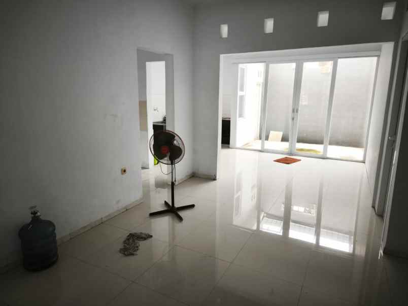 dijual rumah metland menteng