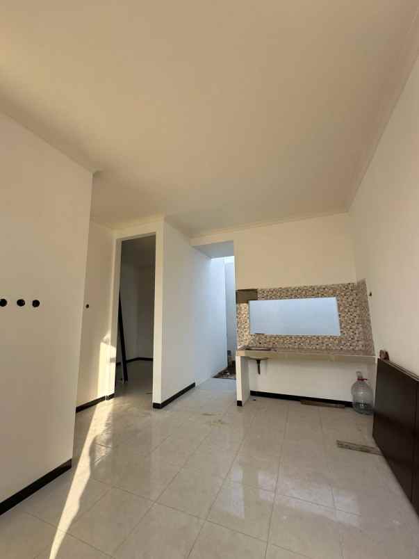 dijual rumah mewah dinoyo kota malang