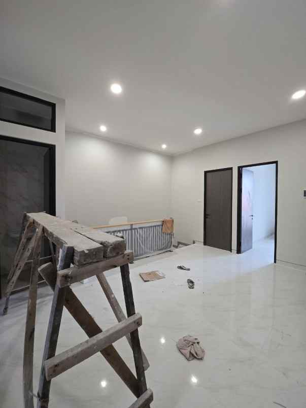 dijual rumah mulyorejo