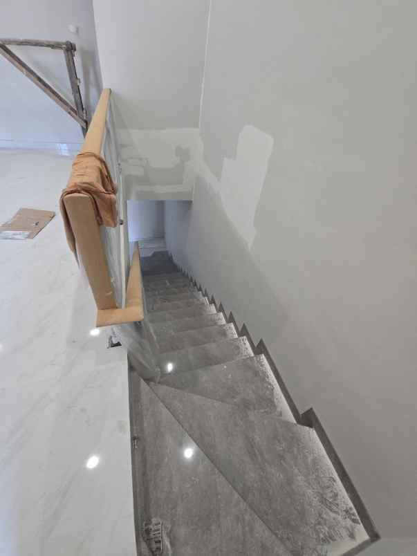 dijual rumah mulyorejo