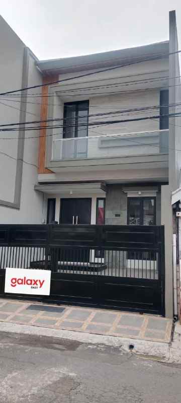 dijual rumah nginden intan timur semolowaru