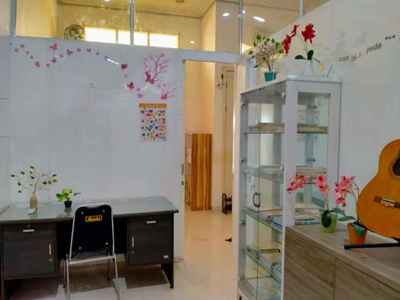 dijual rumah nirwana eksekutif