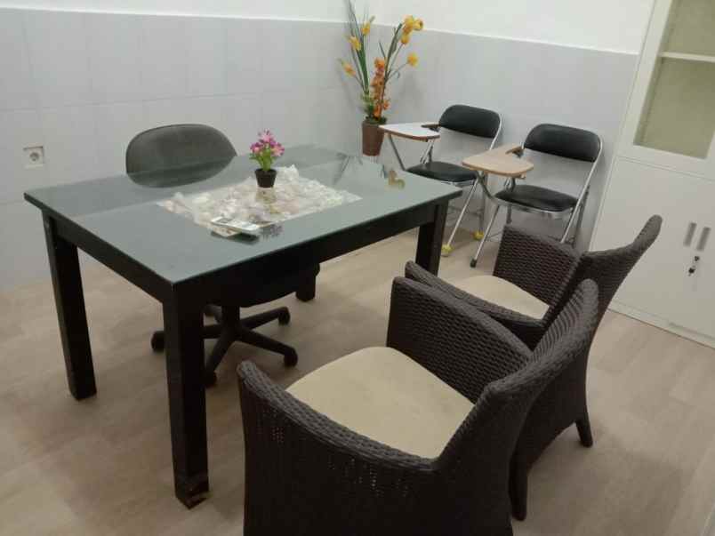 dijual rumah nirwana eksekutif