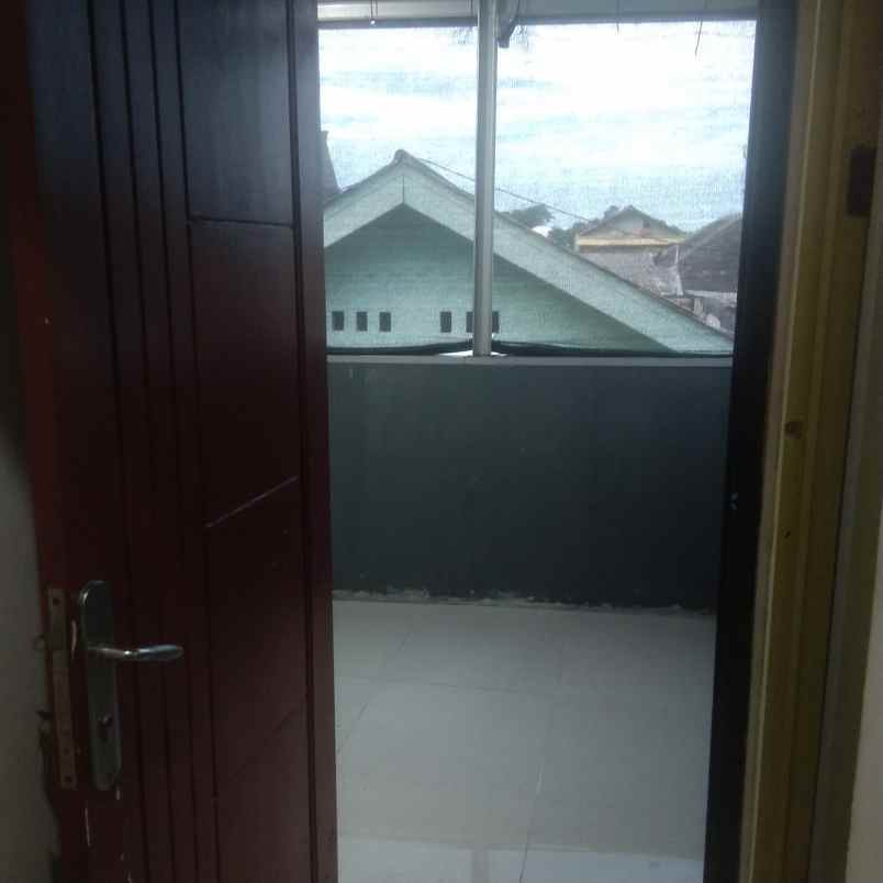 dijual rumah oma regency cimanggis