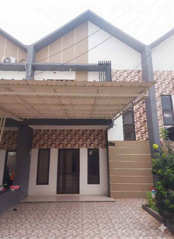 dijual rumah oma regency cimanggis