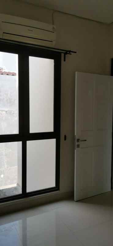 dijual rumah pagedangan