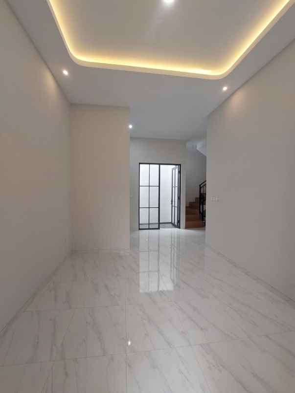 dijual rumah pakis