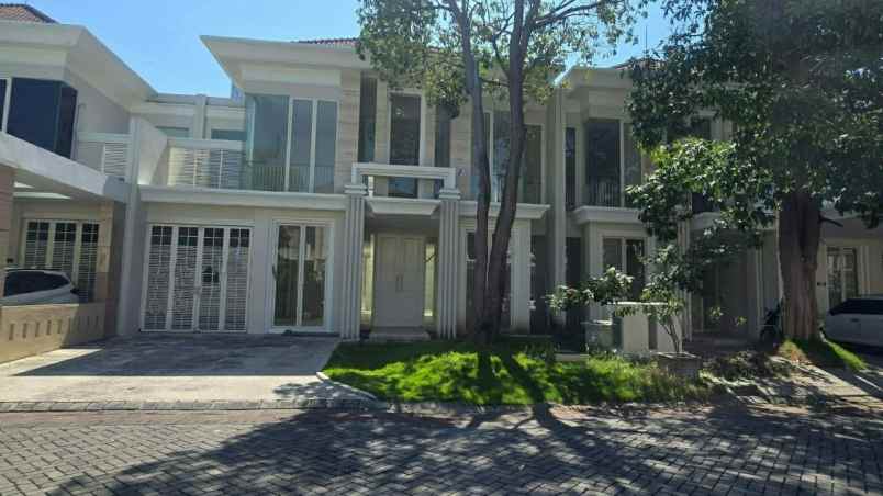 dijual rumah pakuwon city