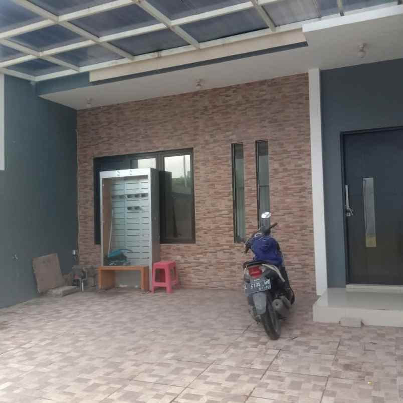 dijual rumah palm oasis