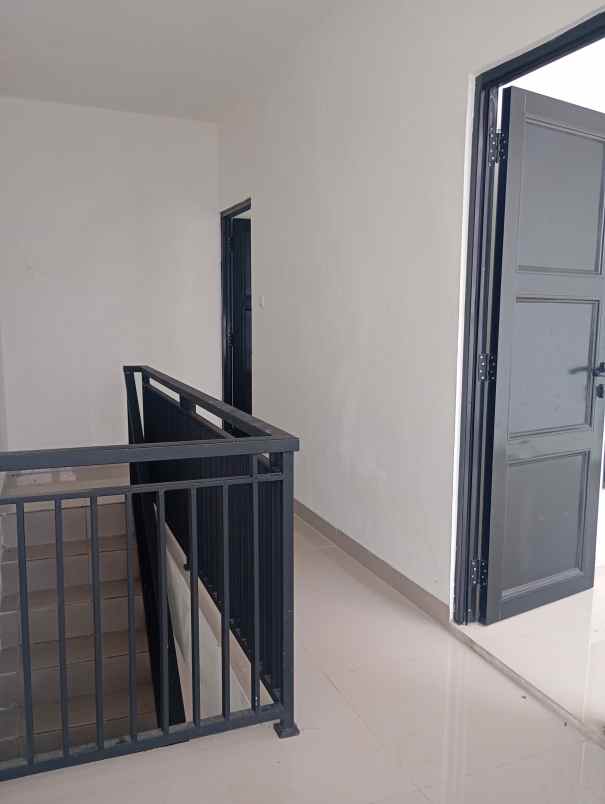 dijual rumah pancoran mas depok