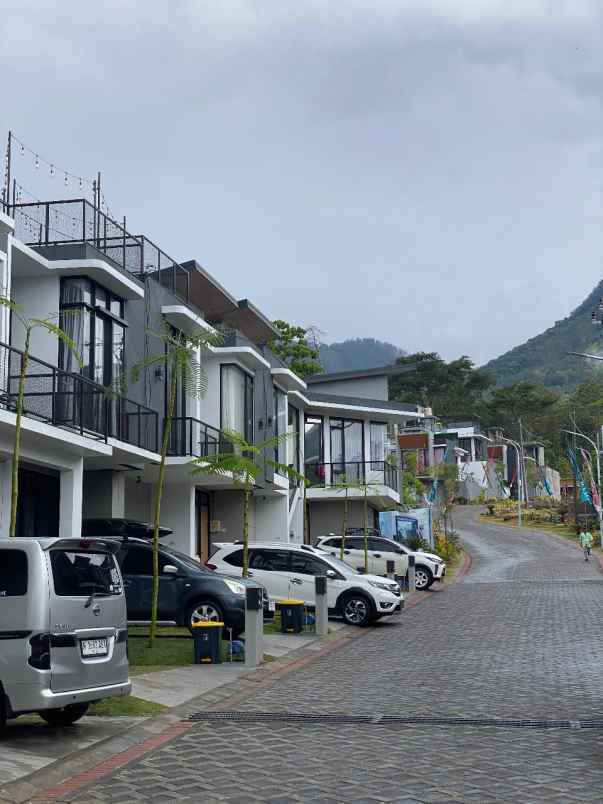 dijual rumah parama panderman hills