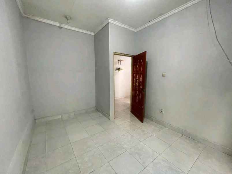 dijual rumah pasar godean