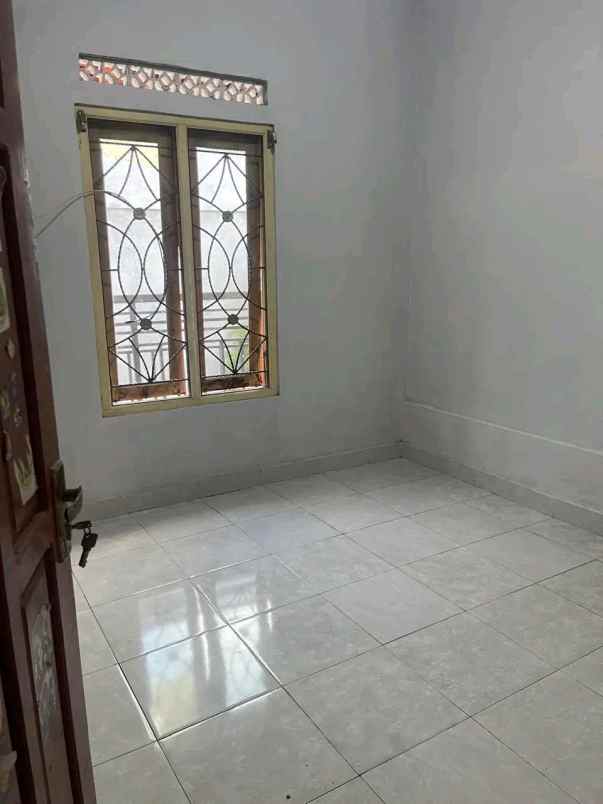 dijual rumah pasar godean