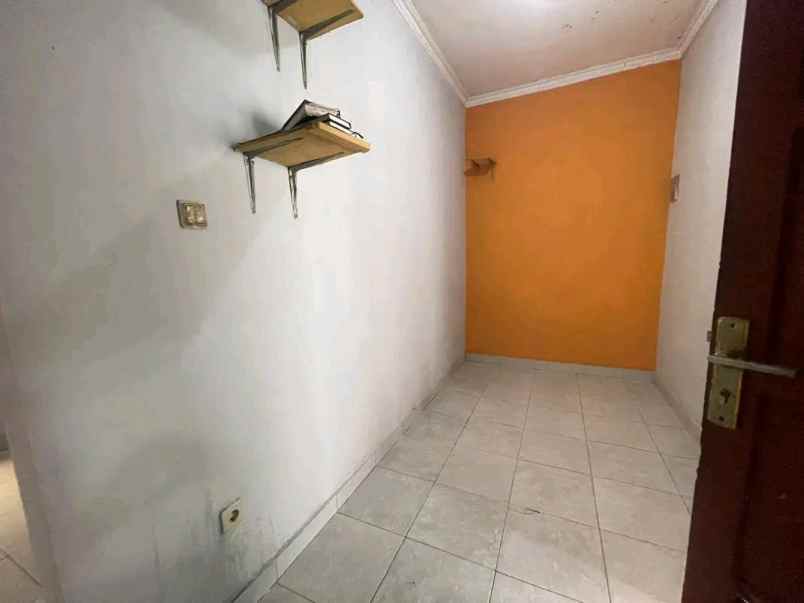 dijual rumah pasar godean