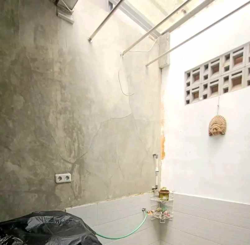 dijual rumah pasar ngino