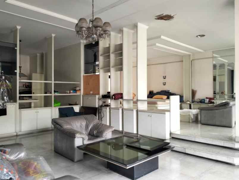 dijual rumah patimura raya