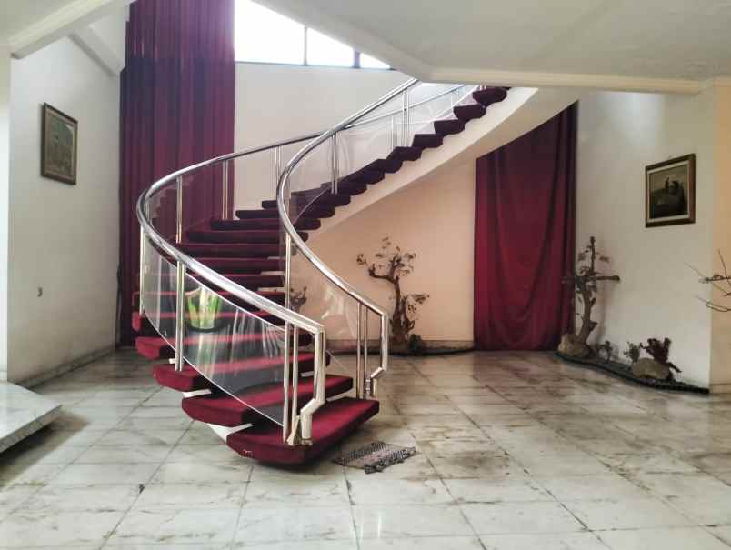 dijual rumah patimura raya