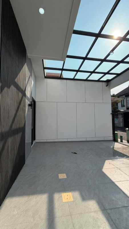 dijual rumah pbi araya golf malang