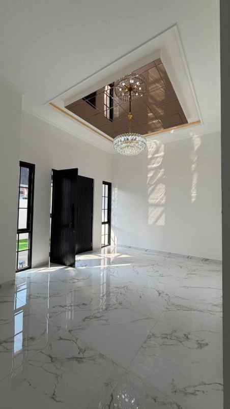 dijual rumah pbi araya golf malang