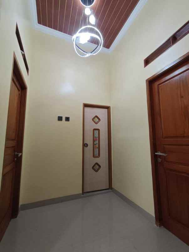 dijual rumah permata hijau permai kota