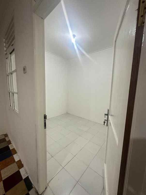 dijual rumah perum sapta taruna 2